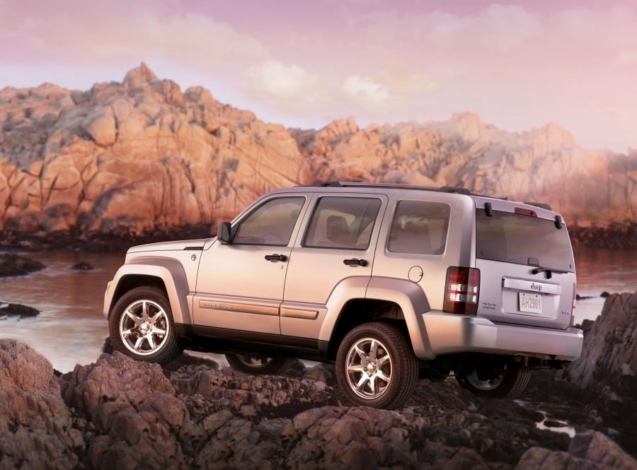  Jeep Liberty 2008 года  (фото 26 из 98)